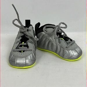 Nike Crib Little Posite One CB silver and neon yellow. Size 2C
